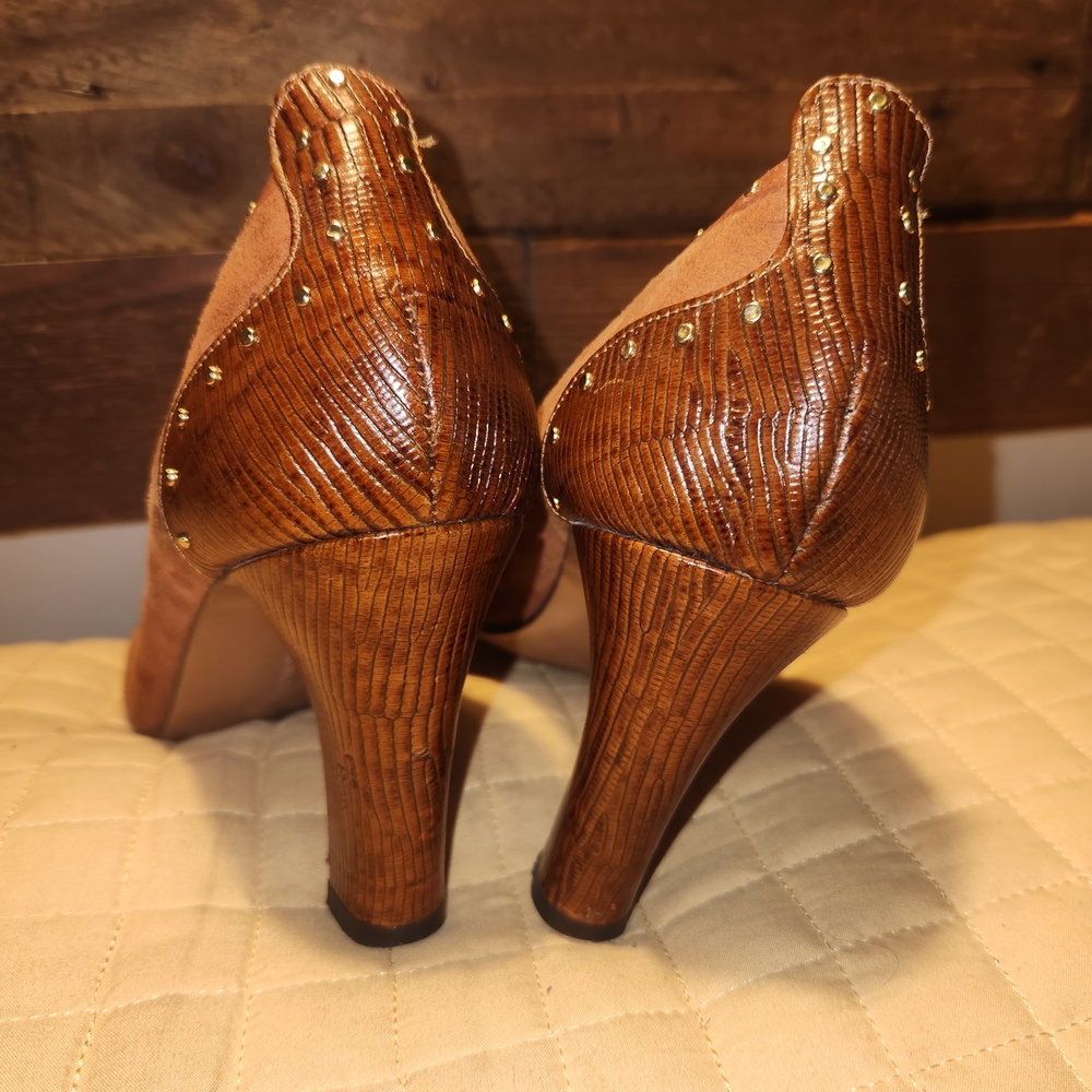 Adrienne Vittadini Pumps - Picture 2 of 10